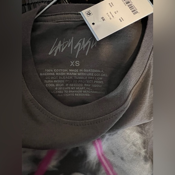 🎤 NWT! Official Lady Gaga TShirt - Picture 2 of 3